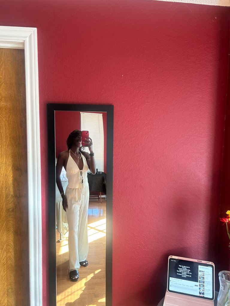 AElusnor's tweet photo. {La perfección es una pulida colección de errores } MARIO BENEDETTI 💭✍️

#FirstGod🙏
#sweetgirl😍✨
#saturdaymood🔥🌍
#blackbabiesmatter ✊✊🏻✊🏼✊🏽✊🏾✊🏿
#styleunique😉🤷‍♀️ 
#blackwomen👩🏾‍🦱
#haitiangirl🖤🤍🇭🇹 https://t.co/fEUFU5Qb6Z