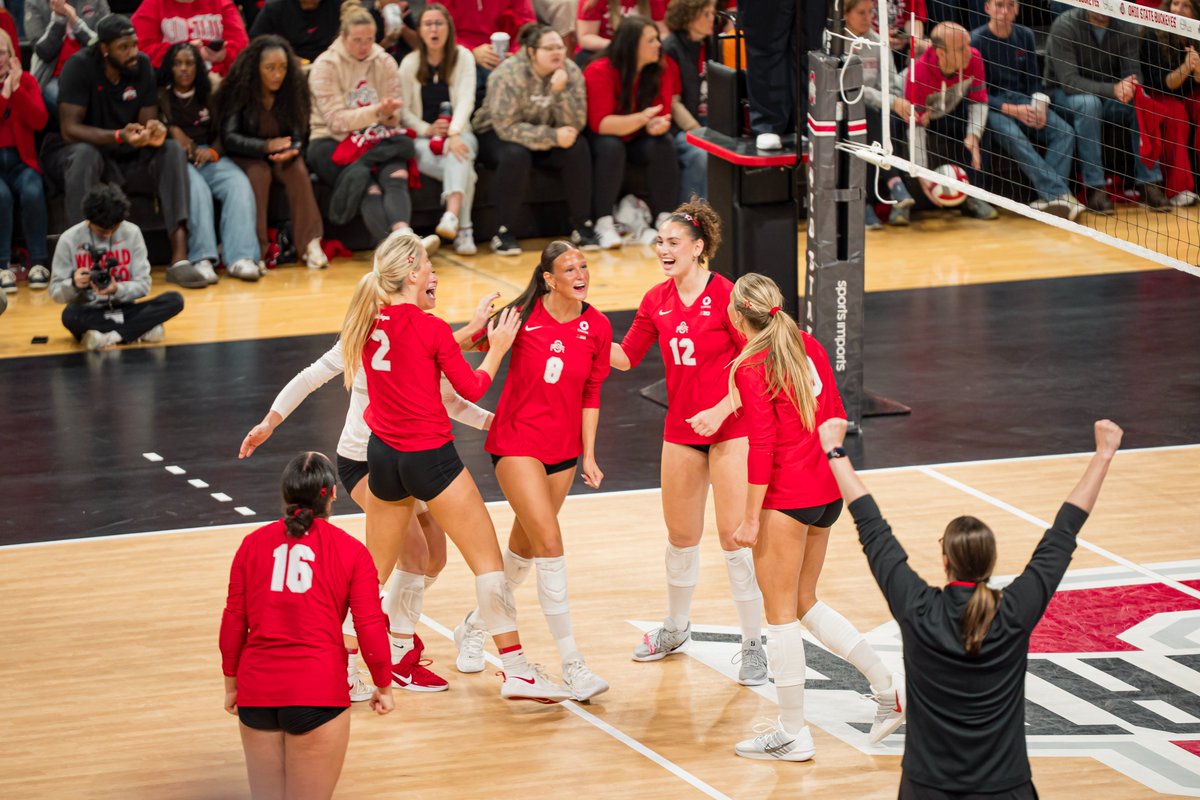 OhioStateWVB's tweet photo. The Ducks take the third set 25-19.

Buckeyes trail 2-1 entering the 4th set.

#GoBucks https://t.co/fUS7vlIq3M