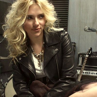 kamikazewidow's tweet photo. sing to me | wandanat AU 

En donde wanda asiste todos los viernes al mismo bar para ver a una rubia cantar. 
O
Donde natasha se muere por conocer a la chica linda que sin falta está presente en todas sus presentaciones. https://t.co/Z2j9yH1HXi