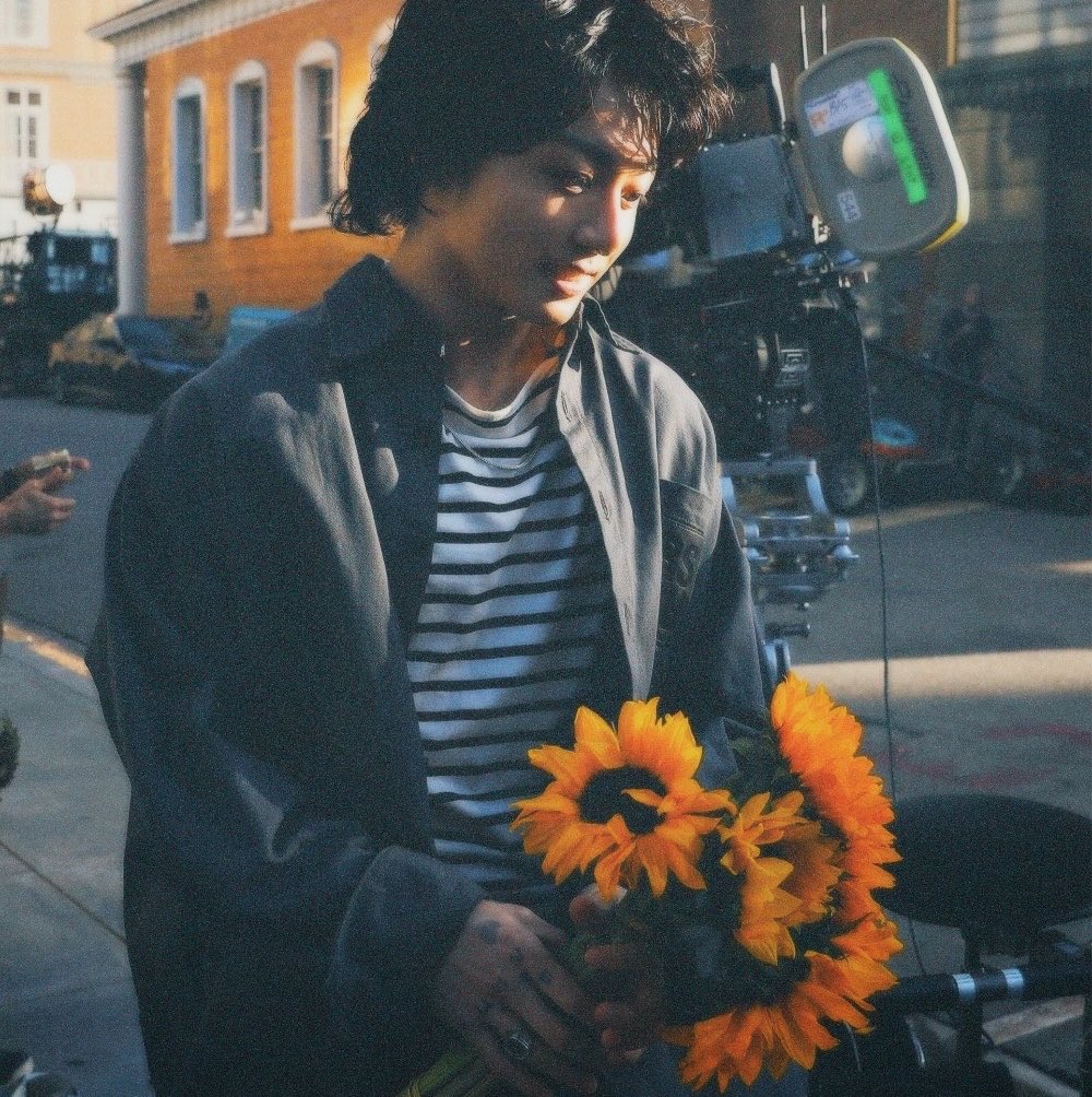 pipervkoo's tweet photo. 🌻🤍 https://t.co/PsEgV3Dvr2