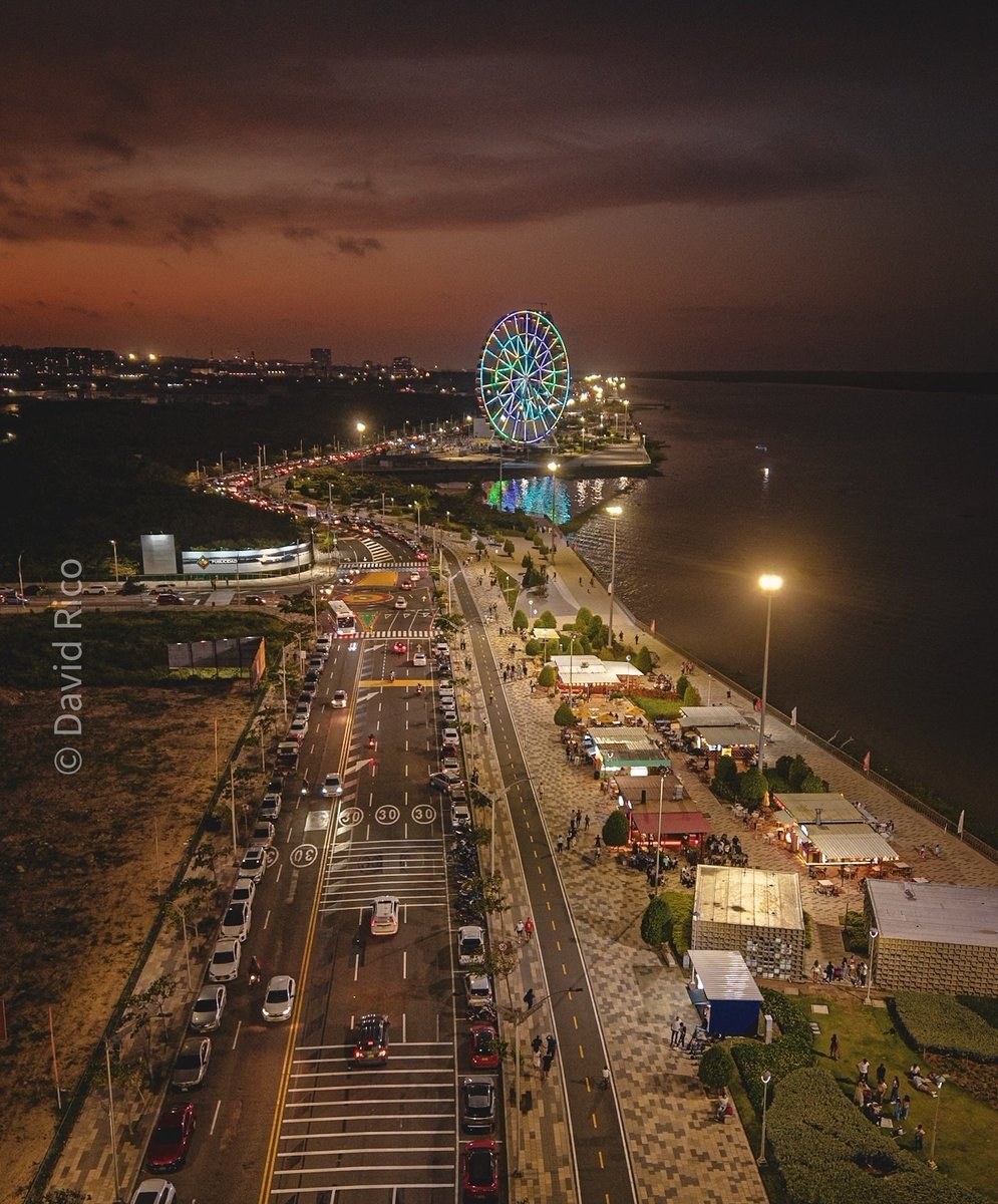 robertoortizu's tweet photo. Gran Malecón del Río de Barranquilla:5,5 km de paseo a orillas del Magdalena que reconectó a la ciudad con su río. Ofrece zonas verdes, ciclovías, canchas, restaurantes, esculturas de Shakira y Sofía Vergara, miradores y vida cultural. Un espacio público vivo para caminar, ejercitarse y disfrutar atardeceres.

Cali merece lo mismo ya. Grandes obras que recuperen su grandeza, sus ríos y su futuro. Invertir en progreso y desarrollo no es un lujo: es urgente.
.