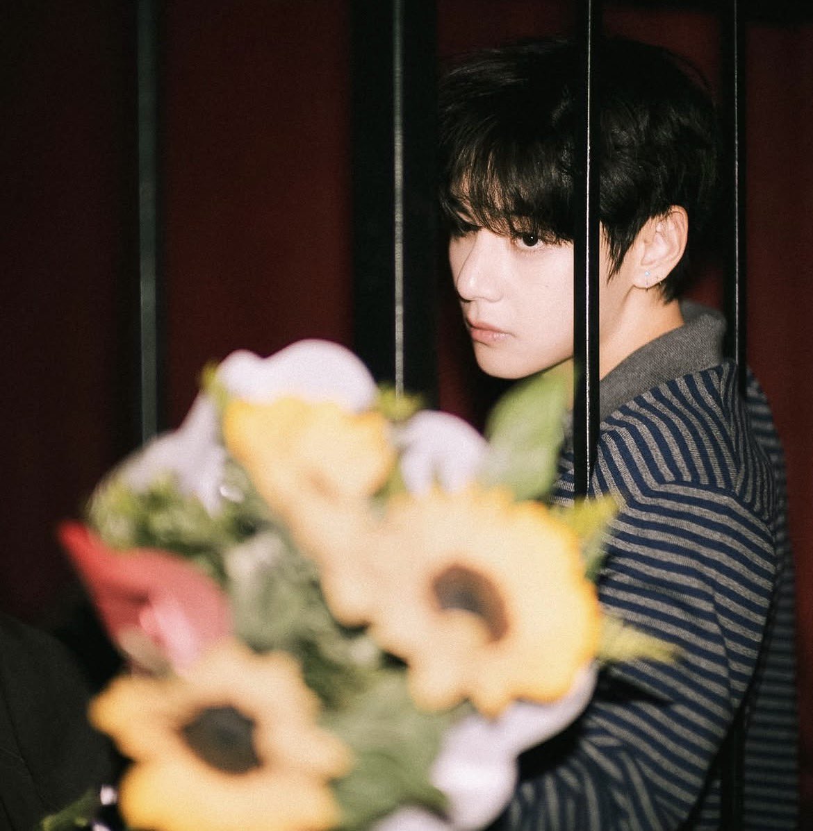 kookflowers's tweet photo. E ele postou mais fotos lindas do Taehyung, esses taekook são queridos demais!! https://t.co/VBpIckTN2Y