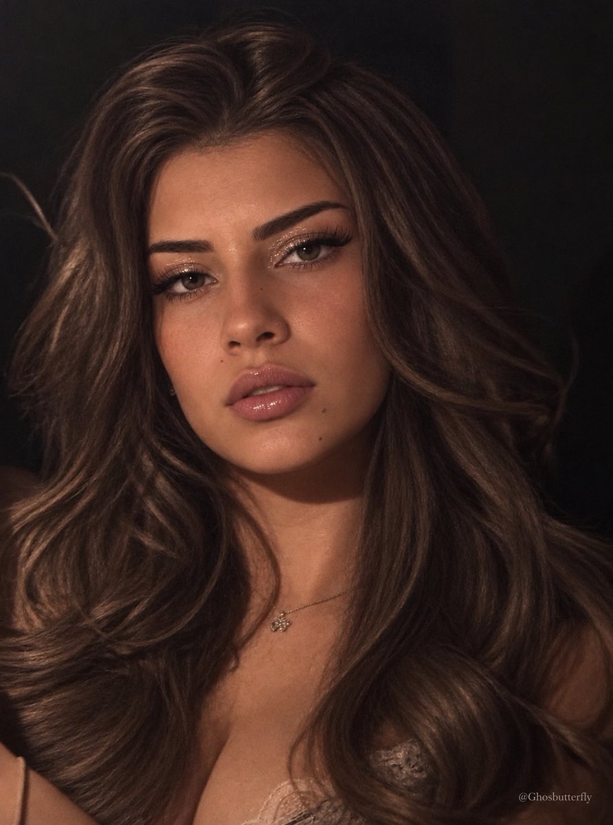 Ghosbutterfly's tweet photo. Lucia could walk into Vice City looking like this and I’d forget the main story even exists 😭🔥

Be honest… which shot got you? 1, 2, 3 or 4? 👀

#GTA6 #GTAVI #Lucia https://t.co/OElOMe6b1A