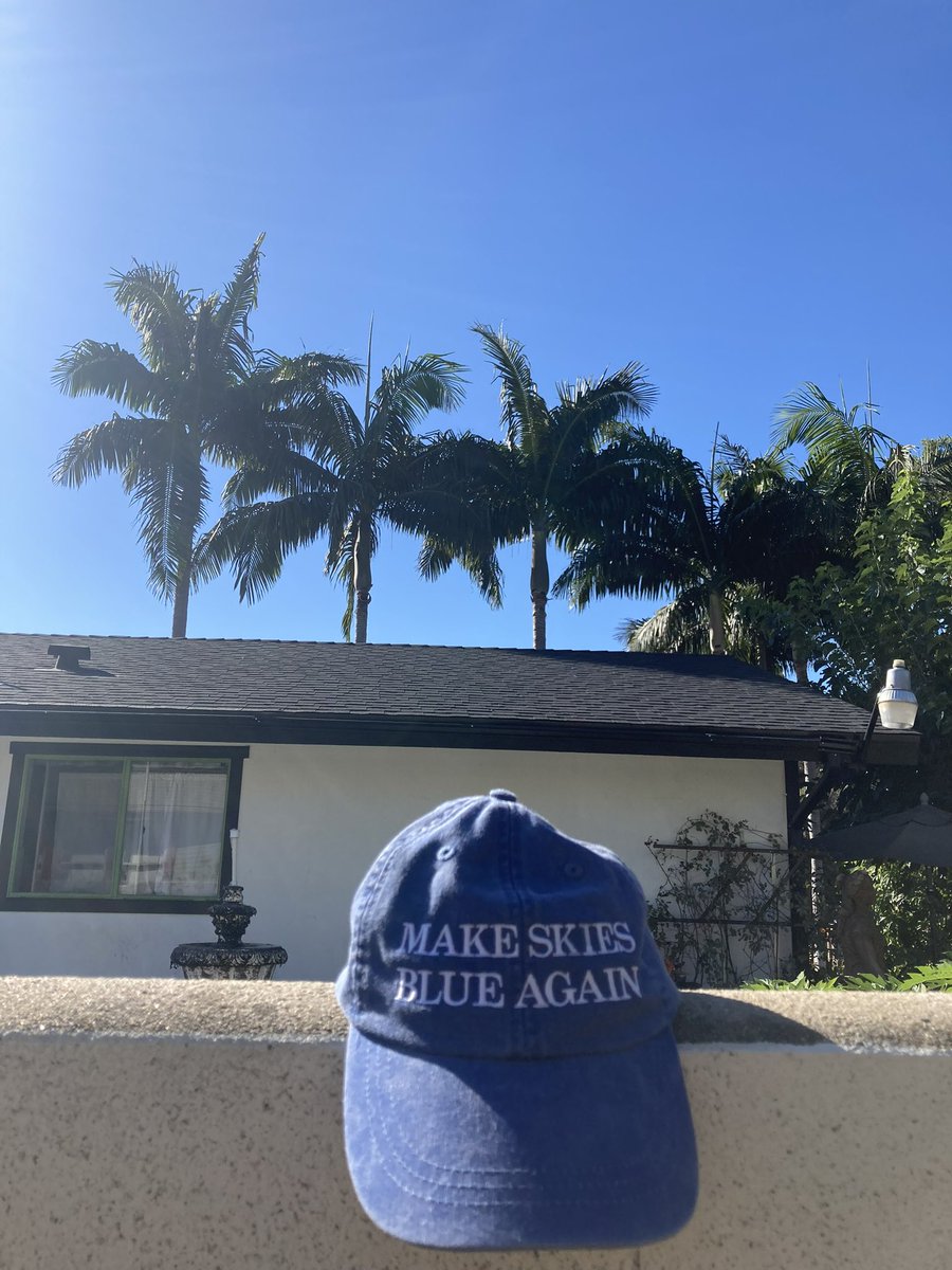pbeanVT's tweet photo. @MaryWinMontana making the sky blue again with her hat https://t.co/XuIcmtHImi
