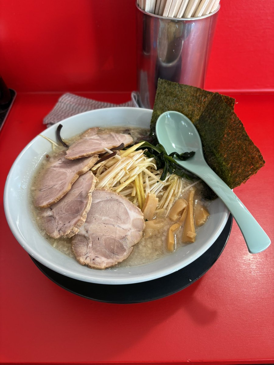 ln_nl_ln_nl's tweet photo. 10月24日(日)
昨日は1日バタバタして、頭も体もクタクタになって夜帰ってきて、温かいスープを飲んで、
お風呂入って、寝て、朝起きたら、
よし今日も1日がんばろうと思った笑笑

本日は営業時間
10時〜21時
（20時30分ラストオーダー）
通し営業
よろしくどうぞ👍 https://t.co/L3nfSI0ShH