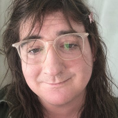 RealHarryFlash's tweet photo. This guy is physically threatening women. https://t.co/f7L8Qn5HY3