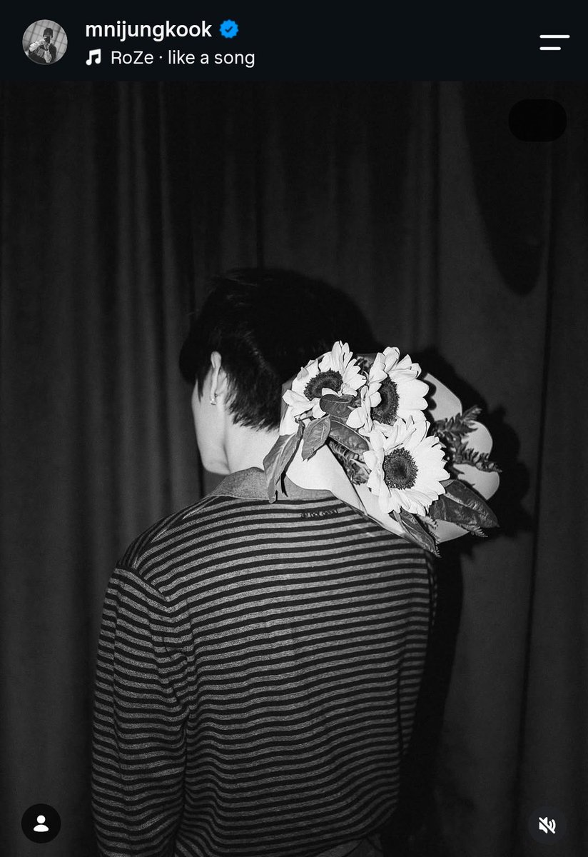 LottiesxWorld's tweet photo. Was checking out the song Jungkook added to his new insta post, and I don't think it's a popular or trending song rn. i really love how he uses his platform to give new artists exposure and help more people discover their music 🥹 https://t.co/lICnIbmGCt