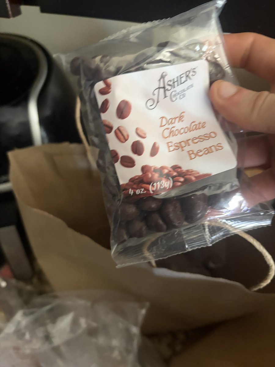 InvertFC's tweet photo. Got back from the expo, it was very fun. I got a nice shirt, had some Kenyan coffee, got some dark chocolate espresso beans, and some coffee beans to support beast cancer awareness. https://t.co/PDBBRIgGJE