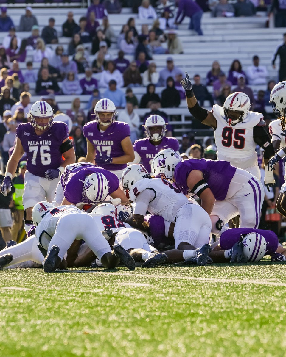SamfordFootball's tweet photo. OUR BALL. 😤 NOAH HOLTON

#AllForSAMford | #SamfordDNA https://t.co/DbIPT9C4BZ