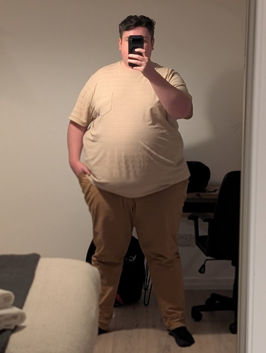 FatterIGrow's tweet photo. Rather rotund ✨

#fatterigrow #feedism #ssbhm https://t.co/VIBJDcMXqC