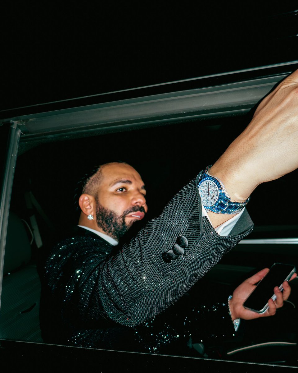 DrakeDirect's tweet photo. The Birthday Boy https://t.co/iHeTJ41wsM