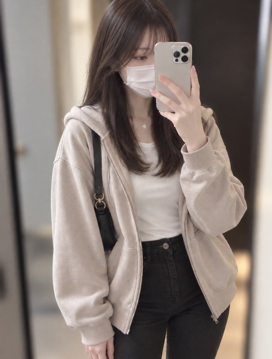 aoi__memo's tweet photo. おはよ〜☁️
今日は雨だからラフな格好でお仕事に行ってきます！ https://t.co/AD4v52leAi
