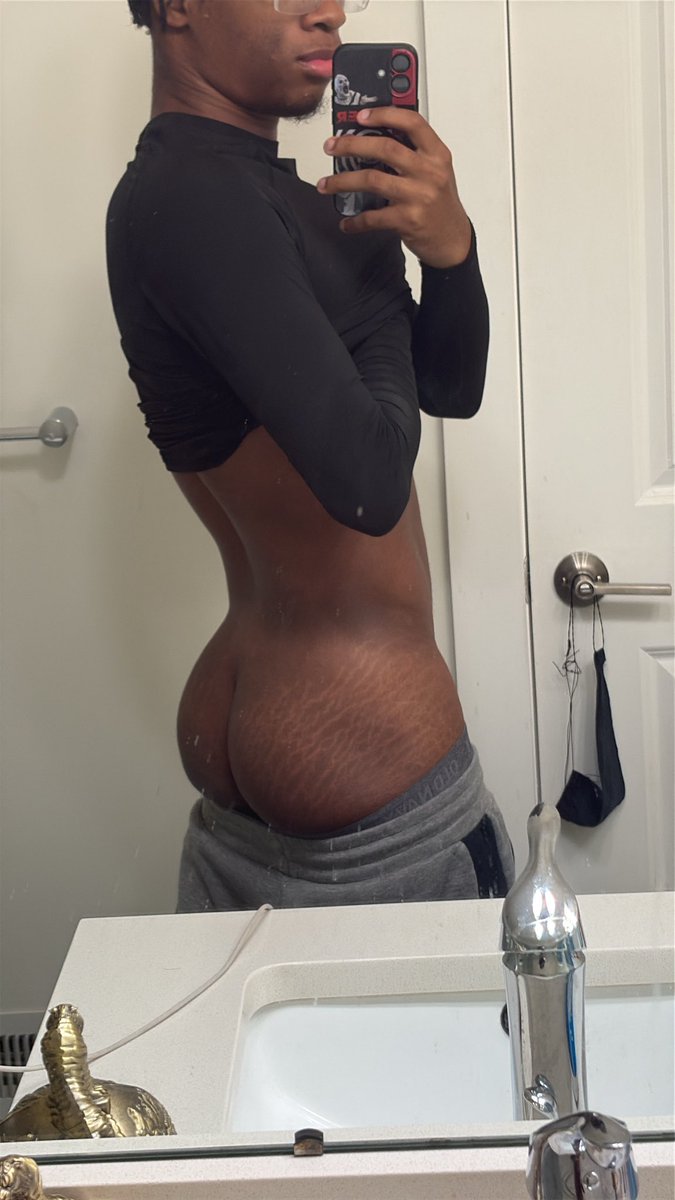 VULTUREXVON's tweet photo. tap to reveal 🍑 https://t.co/nHIyOKPG86