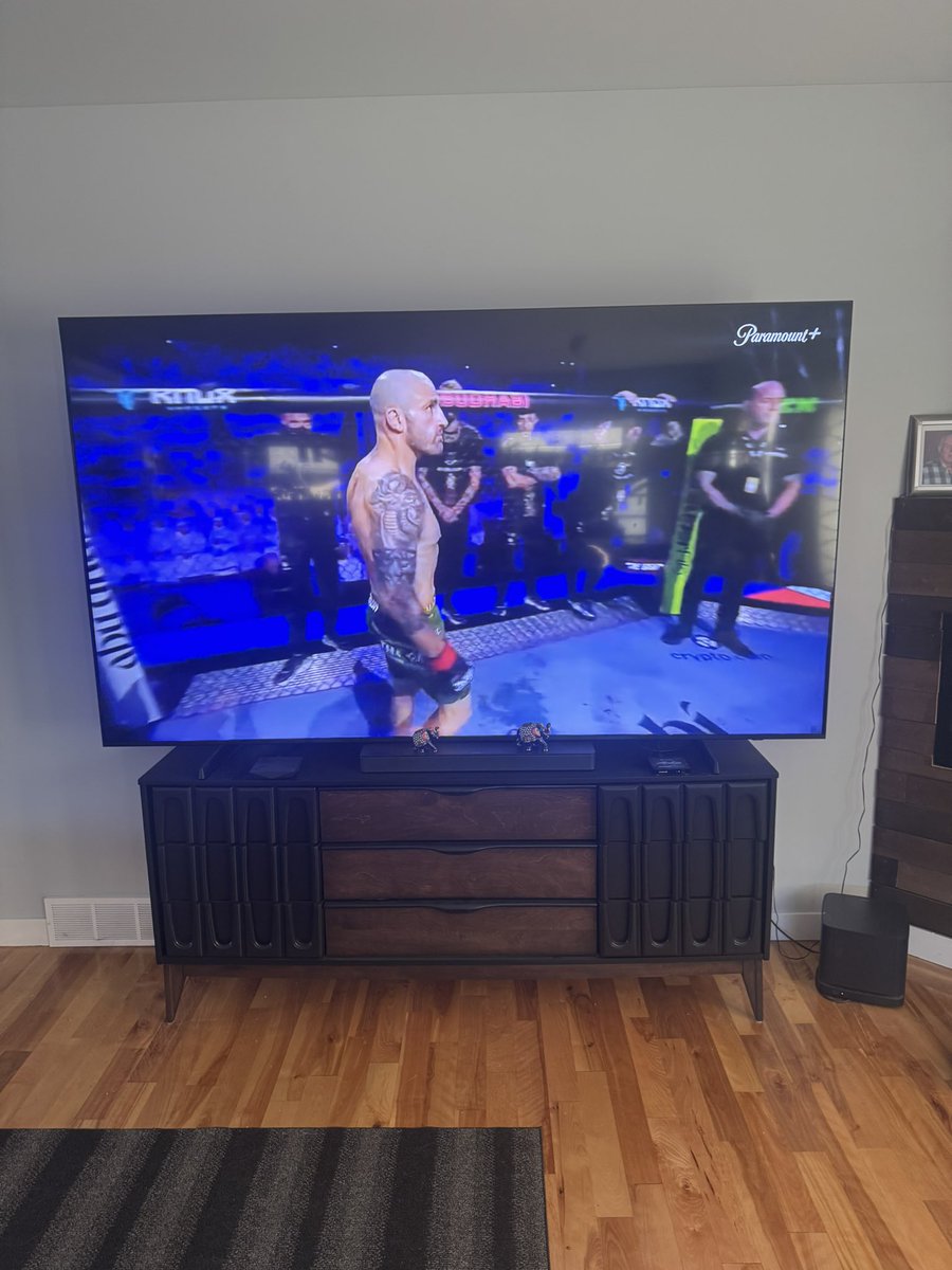 steves_simpson's tweet photo. VOLK ... nuff said 👊🏻🇨🇦👊🏻#UFC333 https://t.co/NYZ3hlrGRM