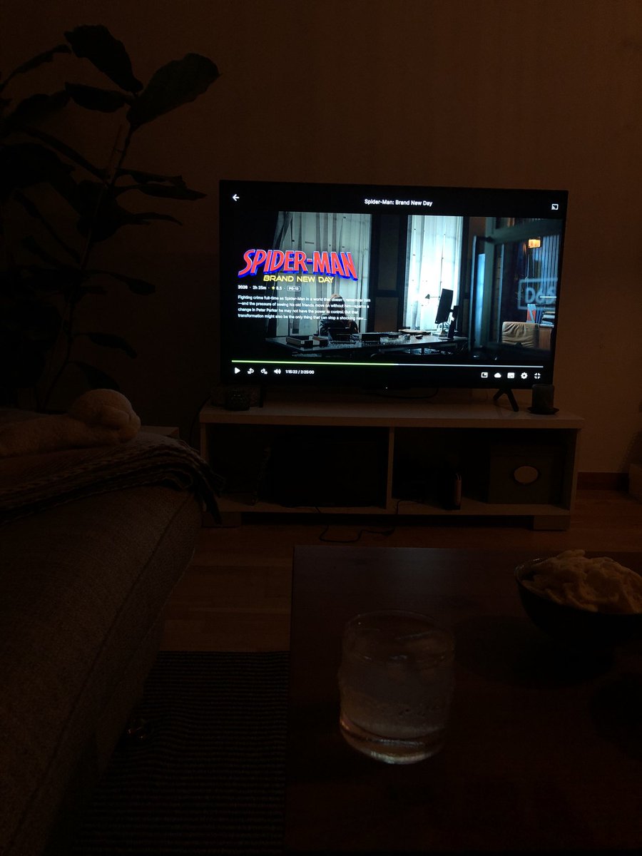 milaneedss's tweet photo. finally watching brand new day w my gin &amp; tonic https://t.co/s1q05MCYVJ