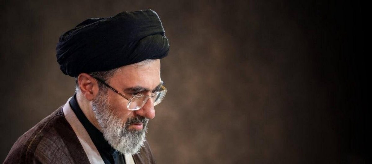 Shahsavarkamal1's tweet photo. جنگ ترس داره؟ آره قطعا
ولی وجود شما باعث می‌شه
دلگرم شم به آینده عزیز دلم. 
همه عالم یطرف، ما و خدای خامنه‌ای

#لبیک_یا_خامنه_ای https://t.co/kwjxYt0OJz