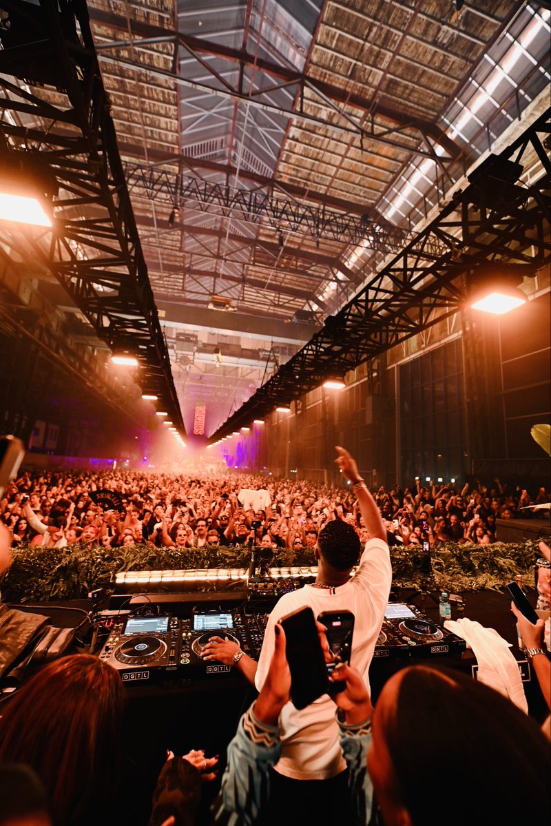 Shimza01's tweet photo. We did it! ❤️🙏🏾🥹 Shimza &amp;Co. Amsterdam ❤️🙏🏾 #ShimzaCo https://t.co/VWnNd5BHTk
