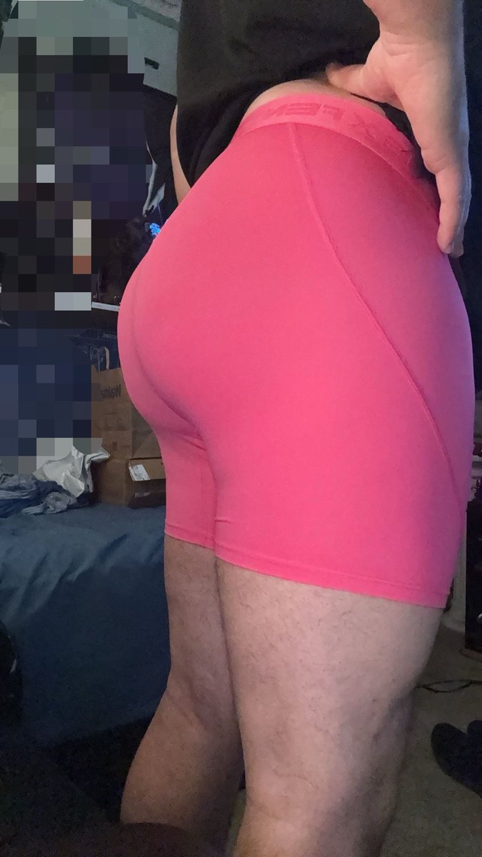 Unknownhellion's tweet photo. I love wearing pink underwear https://t.co/swkUeAwoYK