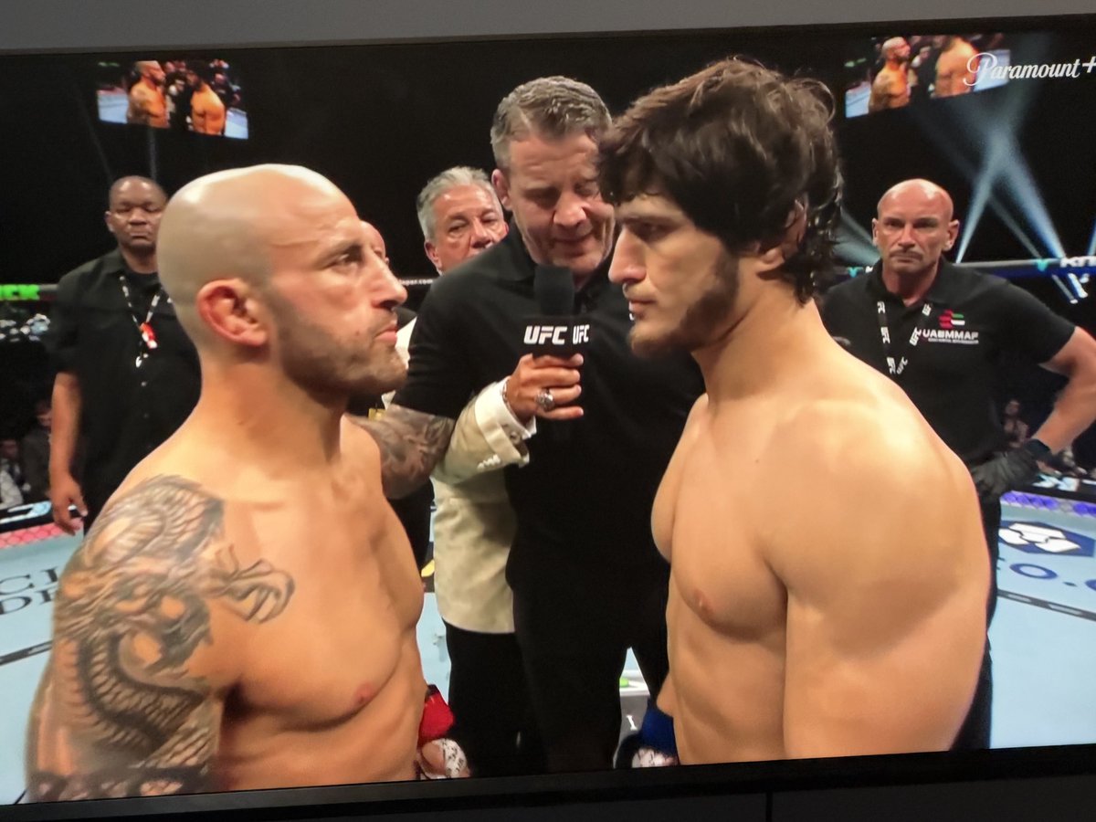 DannyPLUSBoxing's tweet photo. #UFC333 Main event HERE WE GO!! https://t.co/V7kAZCy7Et