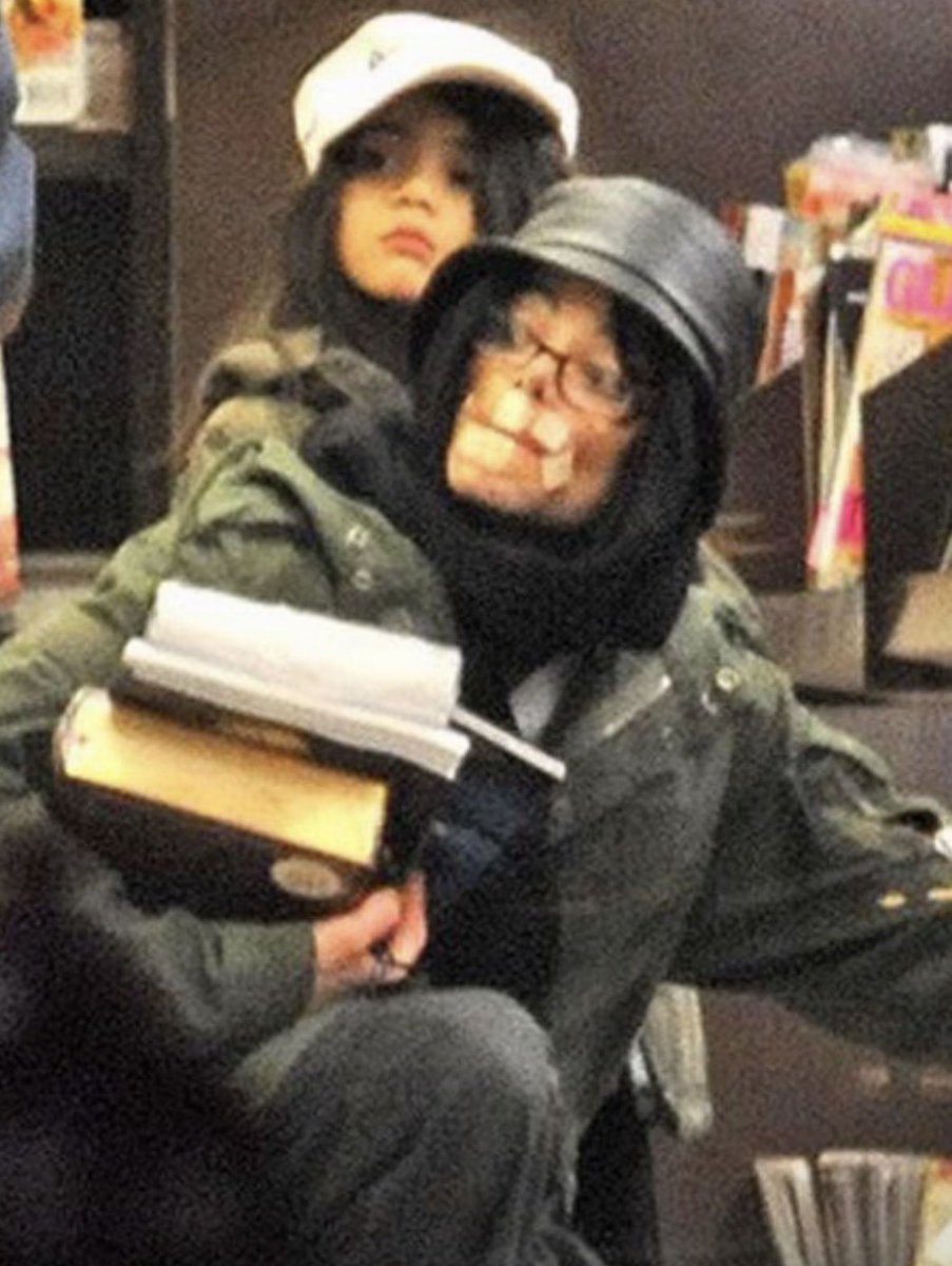 rhfmjj's tweet photo. I love these pictures so much, the father and his son are so adorable! 🥹🤍 https://t.co/DgeVnMuyUS
