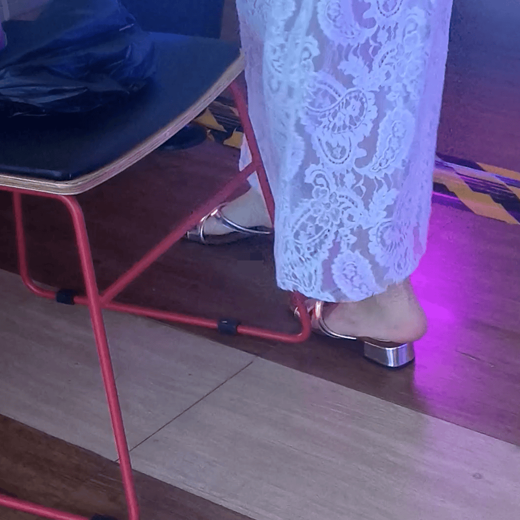 CandidCrushVids's tweet photo. #660 Game arcade woman in chunky heel sandals candid crush + Basketball shooting machine candid crush
#candid #trample #trampling #crush https://t.co/qmmVbQQkq5