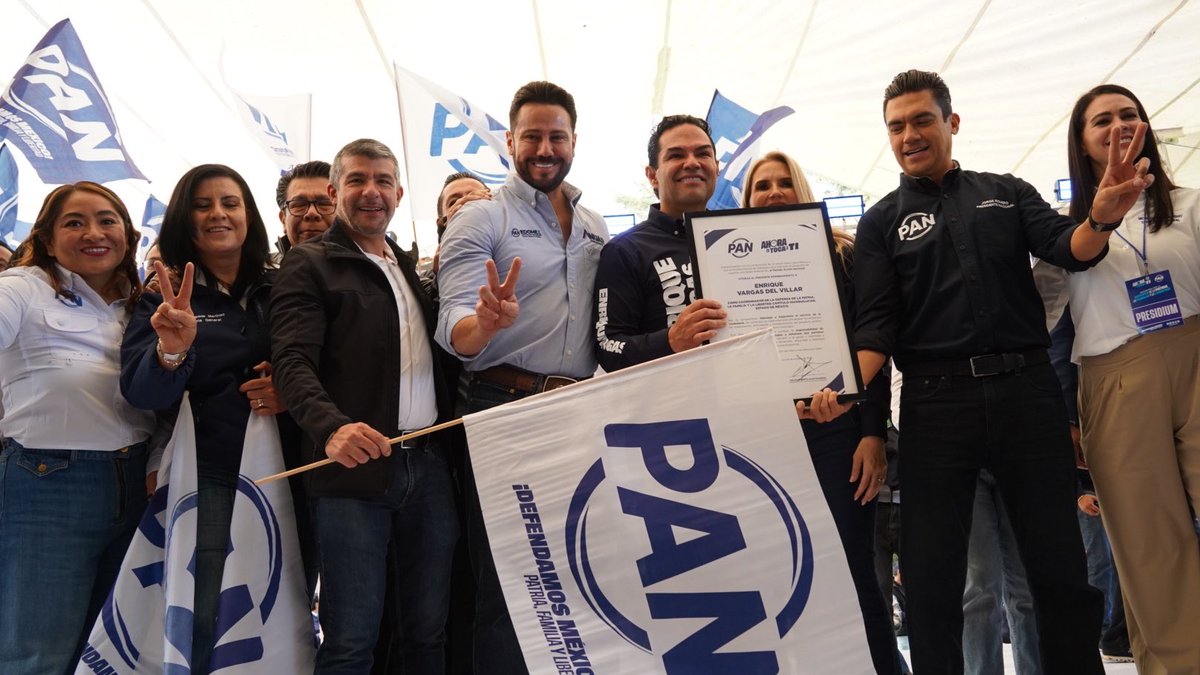 pasotti's tweet photo. Hay más botox que honestidad en este evento. https://t.co/W1aQP932iK