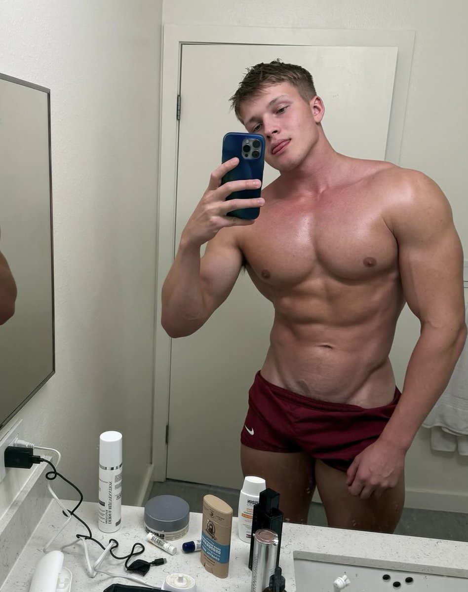 hotdudezz tweet picture