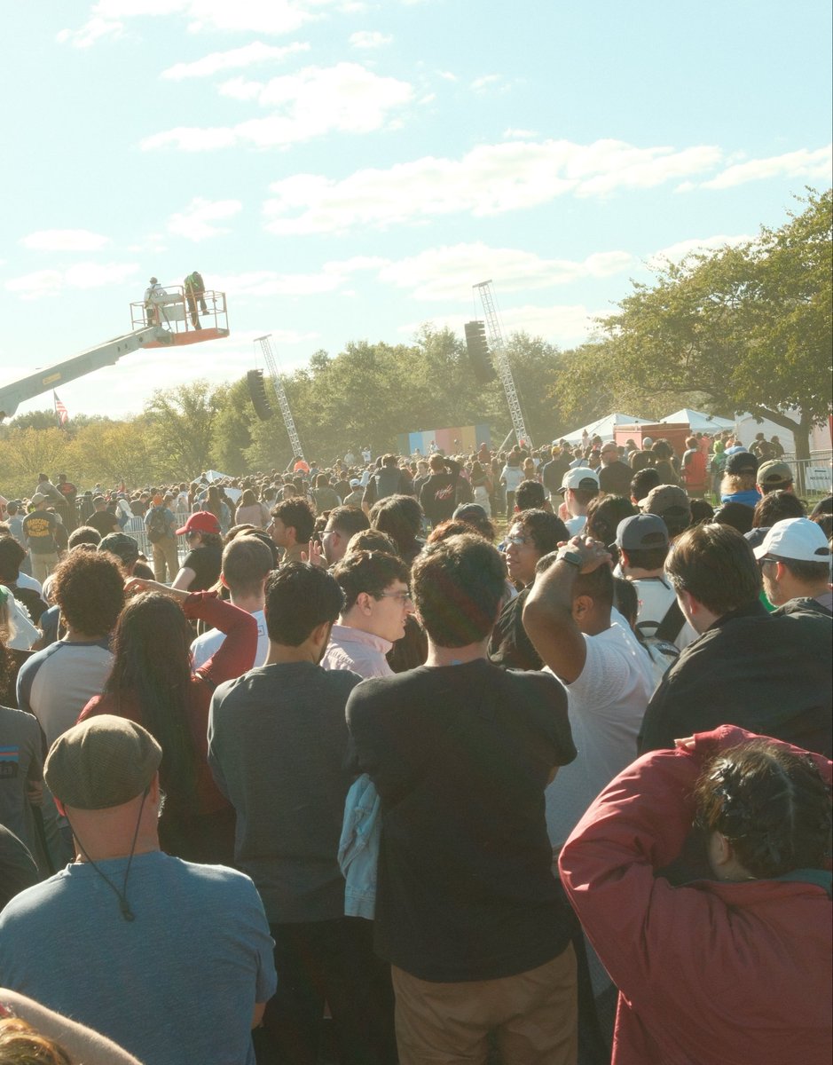 PBandZee's tweet photo. turnstile at the washington monument https://t.co/lHGuylH1G5