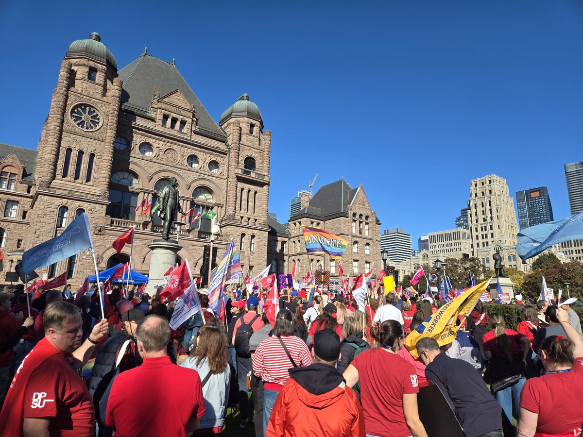 springmagca's tweet photo. Big rally for public education in Toronto!

#bigdifference #ontedunited #fundpubliced #redfored #onpoli https://t.co/sL6iRzw6iS