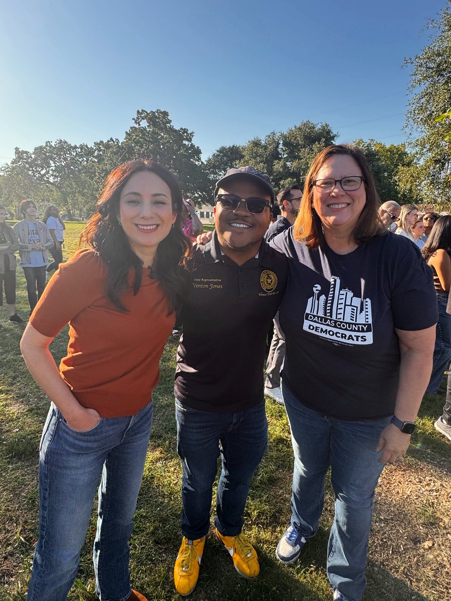 juliejohnsonTX's tweet photo. Loved being in southern Dallas with so many friends supporting @GinaHinojosaTX! Dallas County is essential to a statewide win, and we have some serious margins to run up.

Let’s give Gina the votes and Greg Abbott a moving date. https://t.co/N5XwweKRA7