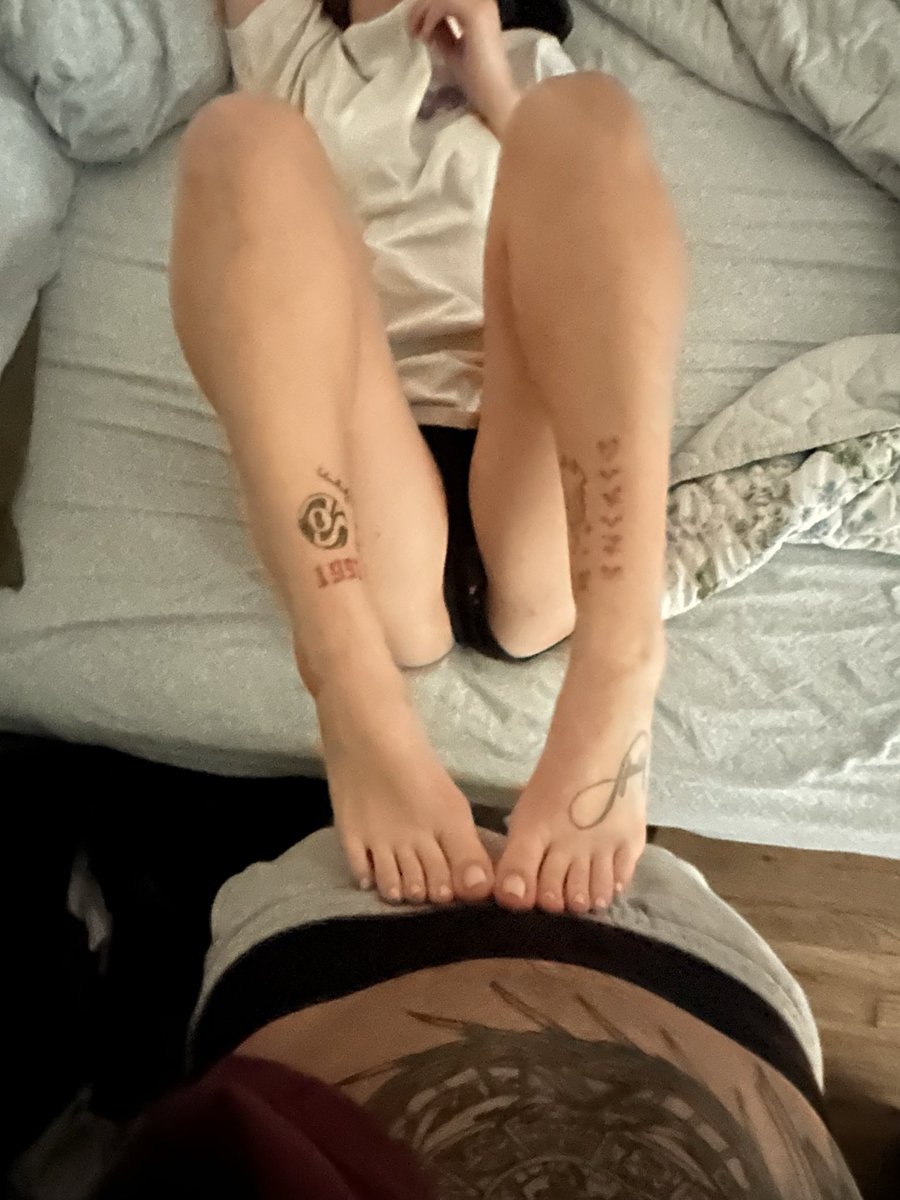 With_marie7's tweet photo. Was just laying around and thought you guys might like this pic 😉💕

#OnlyFans #NSFW #Feet #CoupleContent https://t.co/e3IE6yGevQ