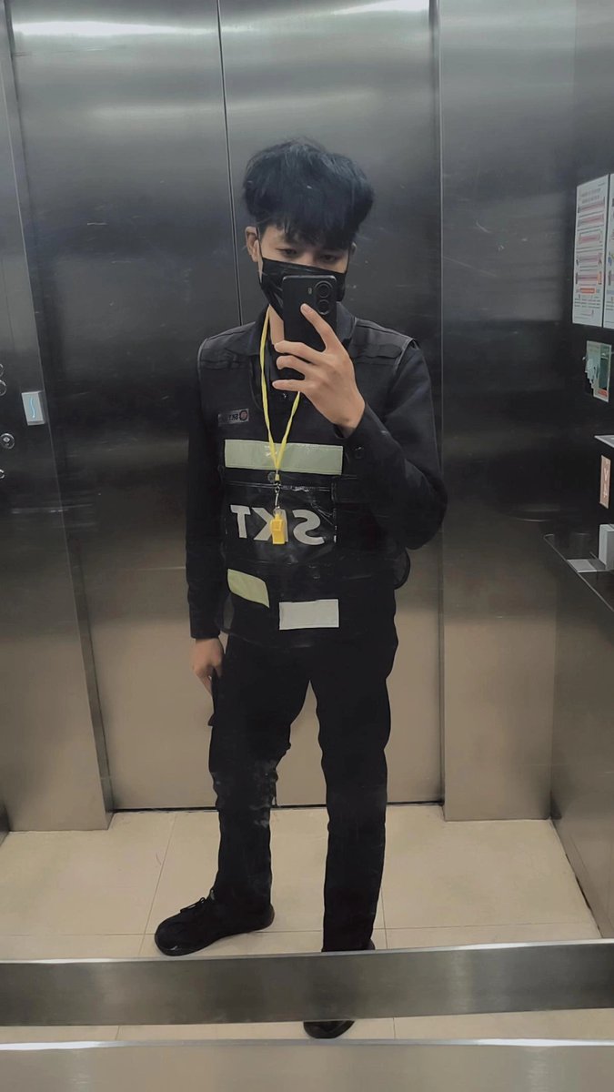 NotNoirvk2c's tweet photo. ทำงาน🫩✌🏻👮🏻‍♂️🩵
#ชลบุรี #บ่อ��ิน #หัวกุญแจ #บ้านบึง #บางแสน #ไม่มีเพื่อน #หาเพื่อน #ไม่มีแฟน #ไม่มีเมีย #พูดน้อย #ทำงาน https://t.co/xMsEIwypBI