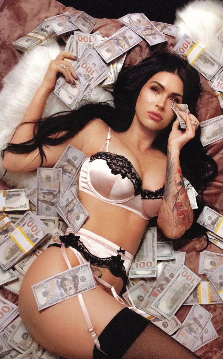 Liliithera's tweet photo. The pain in Megan fox eyes is real.. and I think this poem from her book, is about mgk. Colson Baker… she lost herself with him.. I remember she got so skinny she looked sick.. unhappy.. he abused her. 

Mgk, blonde don, cheater, abuser, liar, machinegunkelly, Dakota Johnson…. https://t.co/YACzcYCpU6