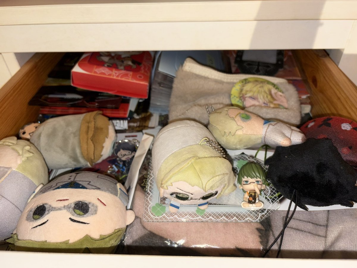 nakiwip's tweet photo. 🥺 its been super so long..
i hid everything inside here so it wouldn't get dusty.. https://t.co/13UJJAjWIF