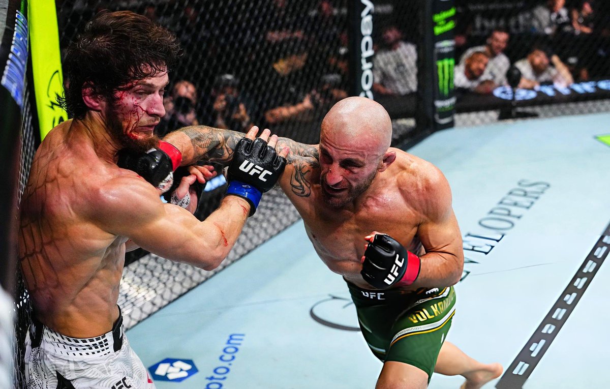 igorserafini_'s tweet photo. Melhor luta do Evloev no UFC! A primeira na via rápida. https://t.co/med2fs0gOA