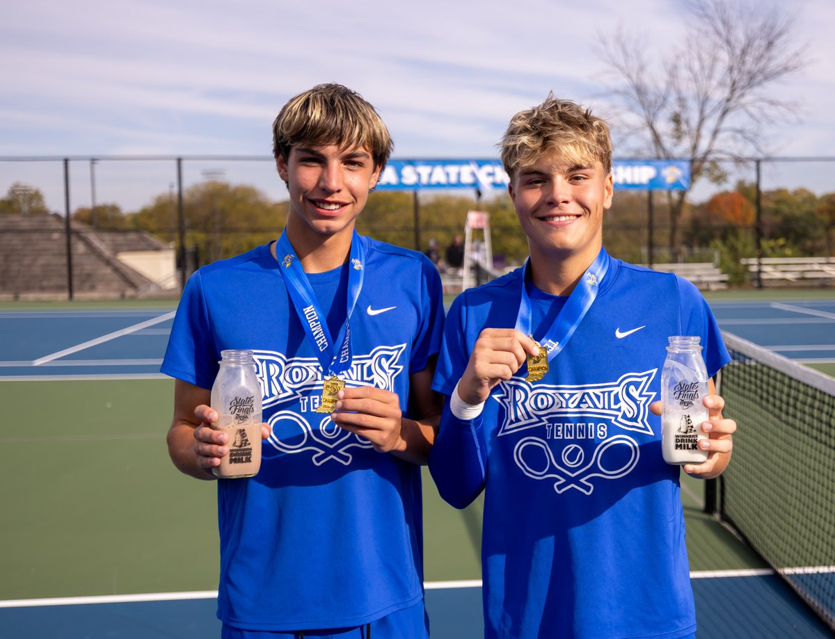 IHSAA1's tweet photo. Logan Foust and Brady Stump of Hamilton Southeastern HS drank milk after winning the #IHSAA Boys Doubles State Championship! #WinnersDrinkMilk 
🏆🎾🥛🟦⬜️ @HSEAthletics 

Photos courtesy: Double Edge Media @demllc https://t.co/VUZzwmeXFc