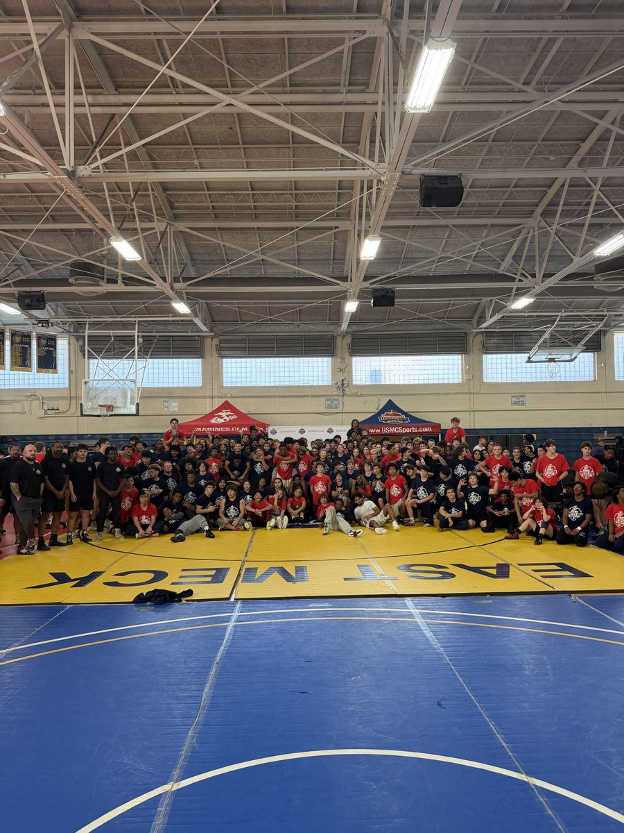 USMCSLA's tweet photo. Great day at East Meck. Train Hard, Win Big. 💪#charlottewrestling #USMCSLA https://t.co/vY8K7GumpQ
