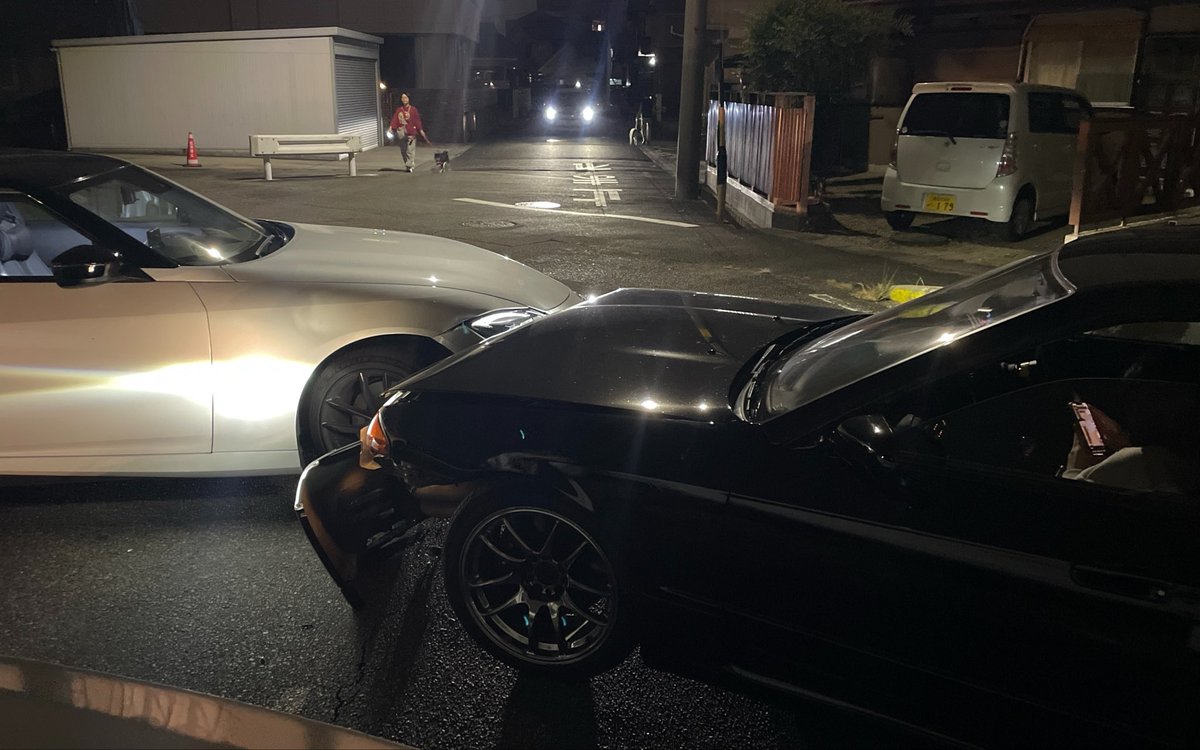 hiro_hcr32_'s tweet photo. 左折待ちで停止中、
右折車に突っ込まれて、

32の顔がなくなりました😇 https://t.co/YVopVy8r3E