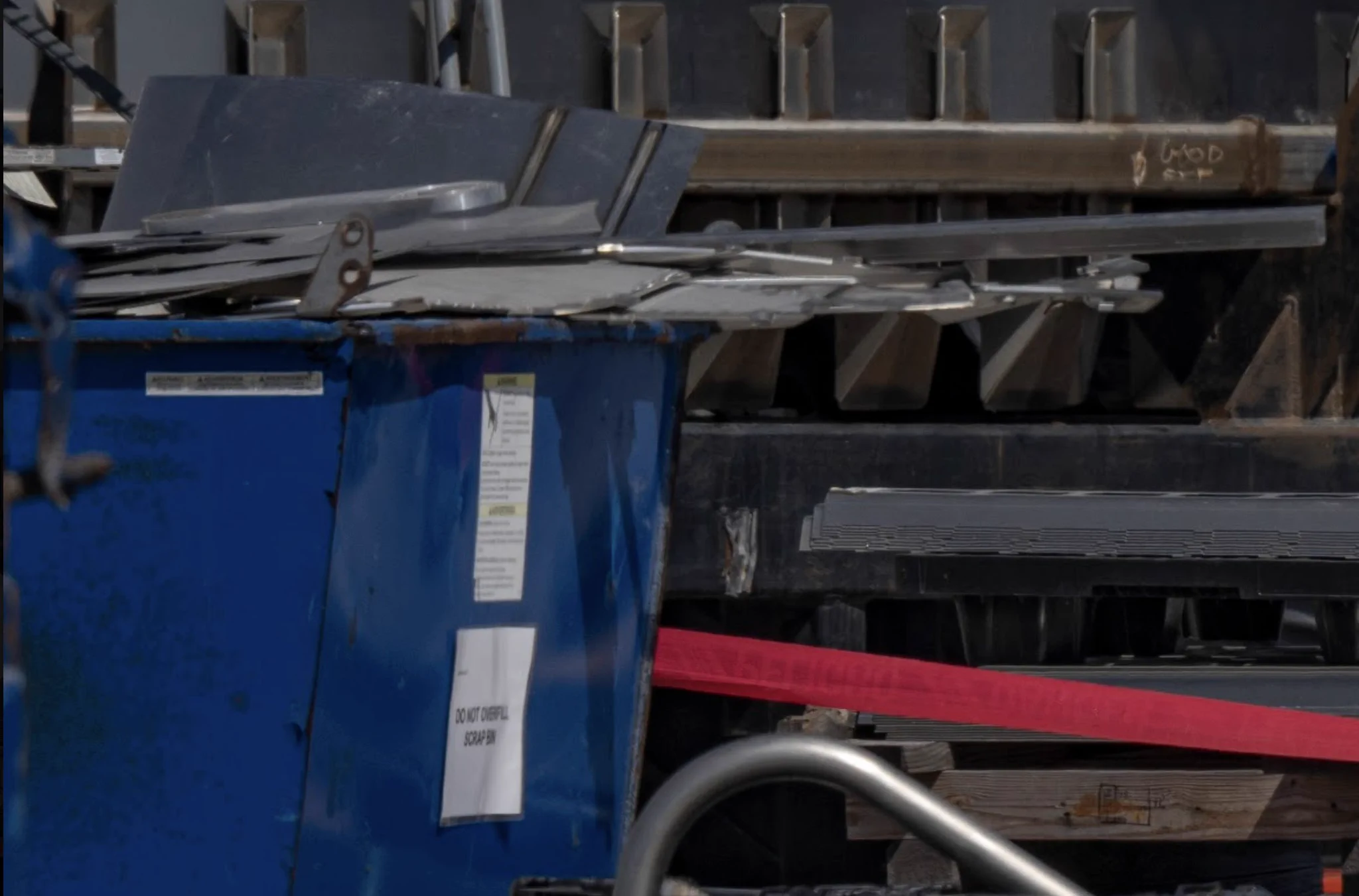 TheSpaceEngineer on X: "" DO NOT OVERFILL SCRAP BIN "" / X