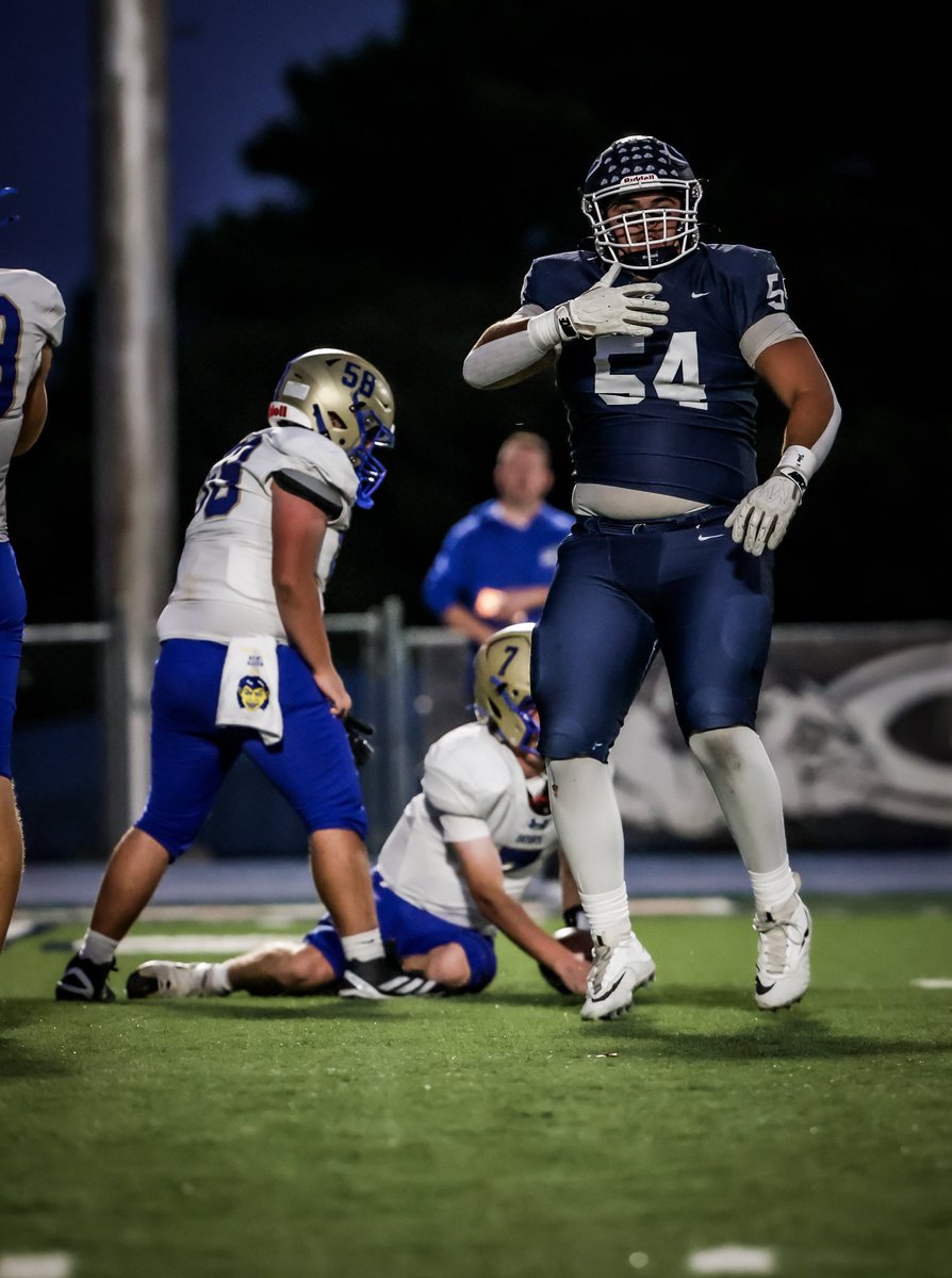 Charl_Hudnall54's tweet photo. Another Mercy Rule!  Played Qtr 1 and sat/supported my brothers.  Got me for 70 solos now from true nose in 21 varsity, mostly playing 1/2 games. Blessed to be the dog in the middle!  Go dogs!  Christ first!  @GreenwoodFball @HootensARFBall @PrepRedzoneAR @VarsityVibeAR @ARPrepSports @SGasper_UArk @mfarrellsports @CoachTyWarren @CoachRPittman @CoachWilk04 @FrankEspy @walkerashburn47 @CoachKlanderman @KynjeeCotton