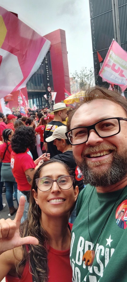 AliceBeles's tweet photo. A Paulista ficou linda demais. Vermelho de ponta a ponta
ponta #2MilhoesNaPaulista https://t.co/uyzNeqH8GQ