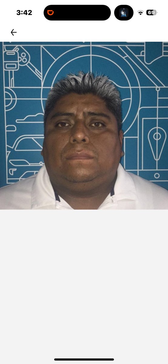 sam_peluche's tweet photo. A los pasajeros si nos sancionan por tardarnos no?

@Uber_MEX como reportó a este conductor que lleva más de 30 minutos dando vueltas y quedándose detenido??? también deberías sancionarlos. https://t.co/w2j2XMHK9Q