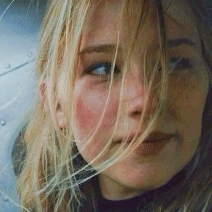 Lizzie_gr3y's tweet photo. quem seria Elizabeth sem a arte? https://t.co/bqlmRm2tU0