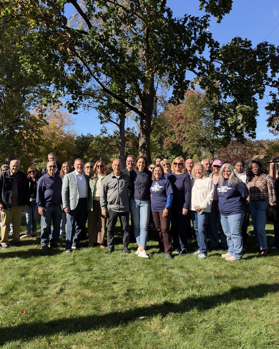 RebeccaForNJ07's tweet photo. Loved being in Green Brook today! Huge thanks to Commissioner Melonie Marano for hosting us, and to everyone who stopped by to ask great questions and talk about what’s next for NJ-07. https://t.co/Z94BJuTJql