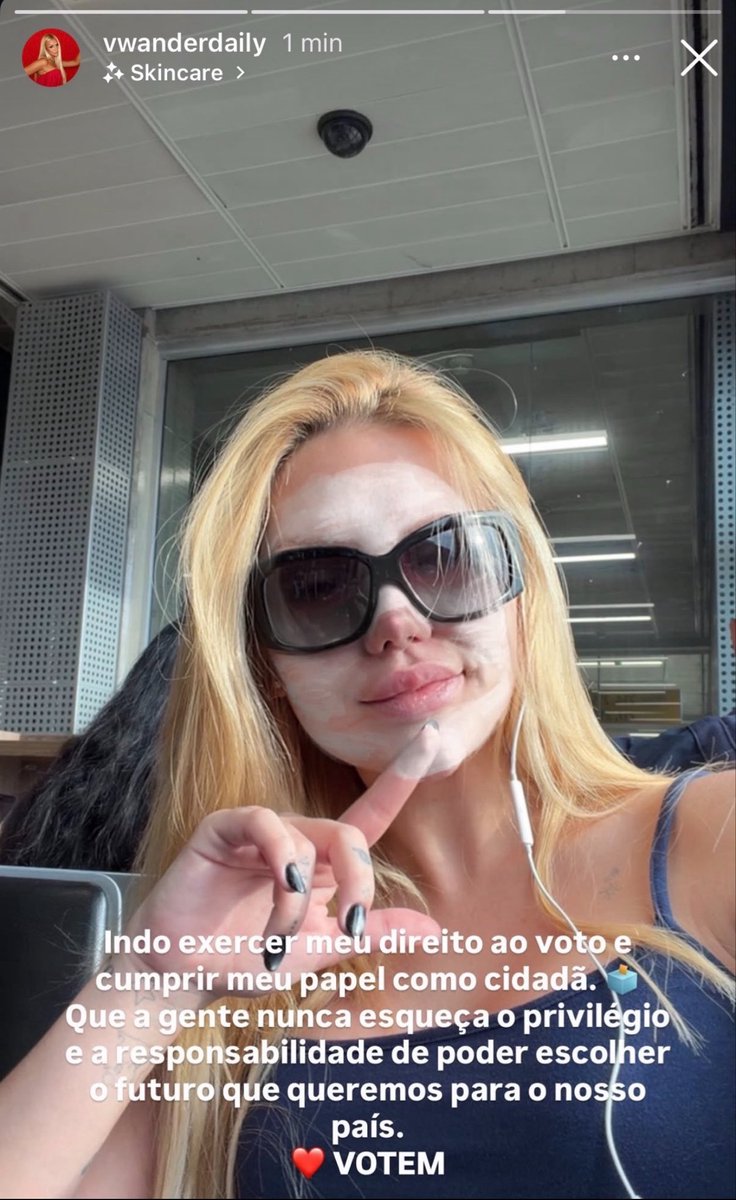 poptime's tweet photo. EITA! Vivi Wanderley via seu daily no Instagram 👀 https://t.co/K3rs2kZfG7