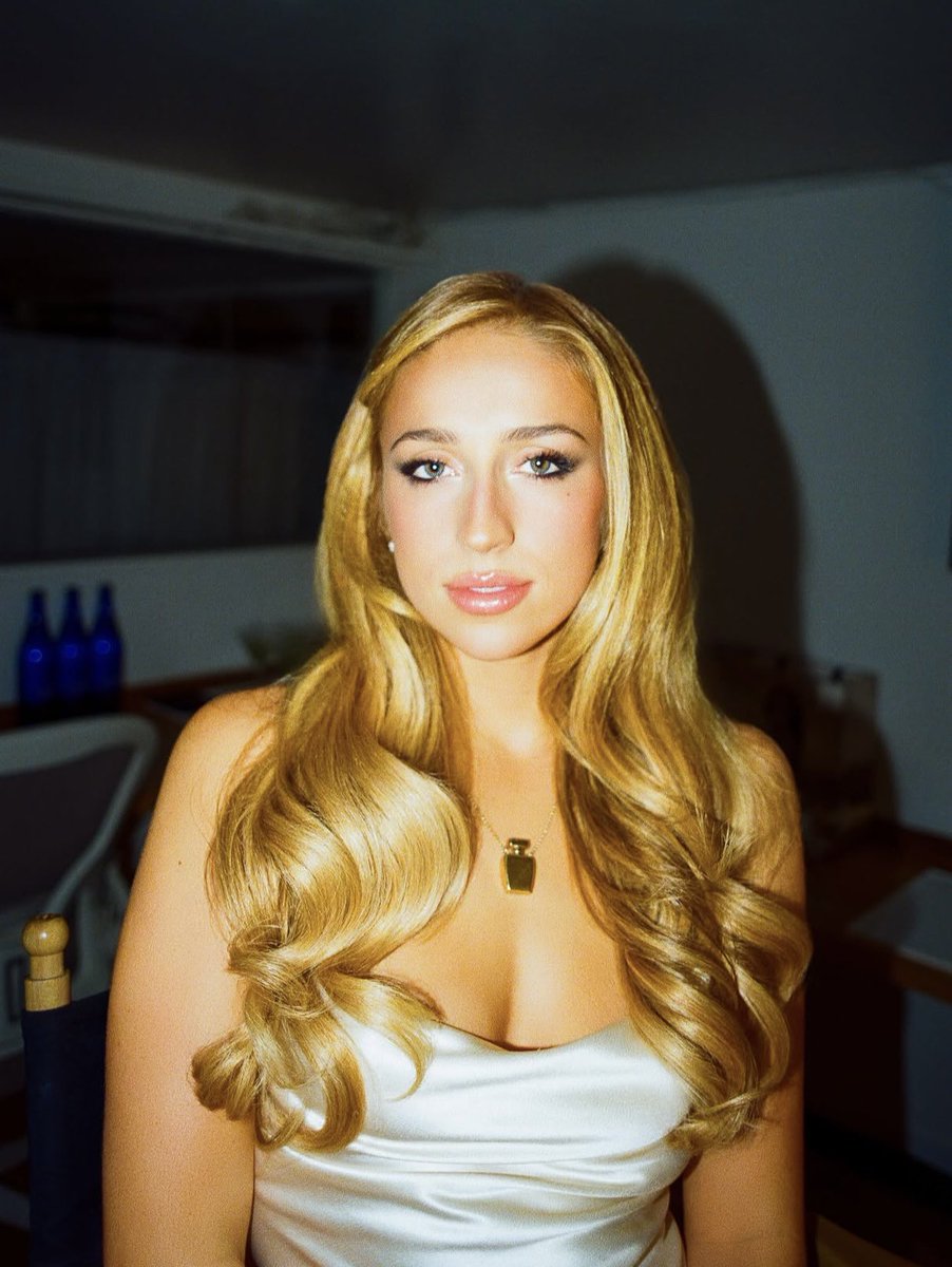 tatecoded's tweet photo. pretty girl https://t.co/CnAMytNEut