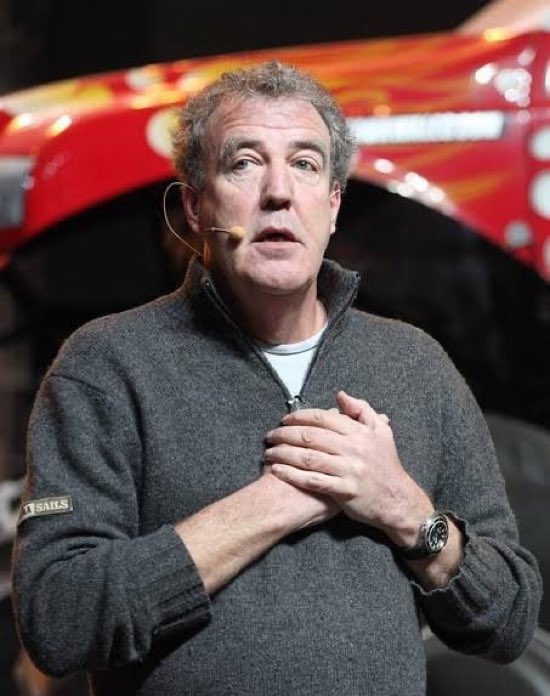 Juanito77ok's tweet photo. Jeremy Clarkson, periodista INGLES dijo públicamente q le pondría una penalización a Franco por ser Argentino. Pero después el Hate viene solo de Argentina 🤫 https://t.co/O4gVxoWUQz