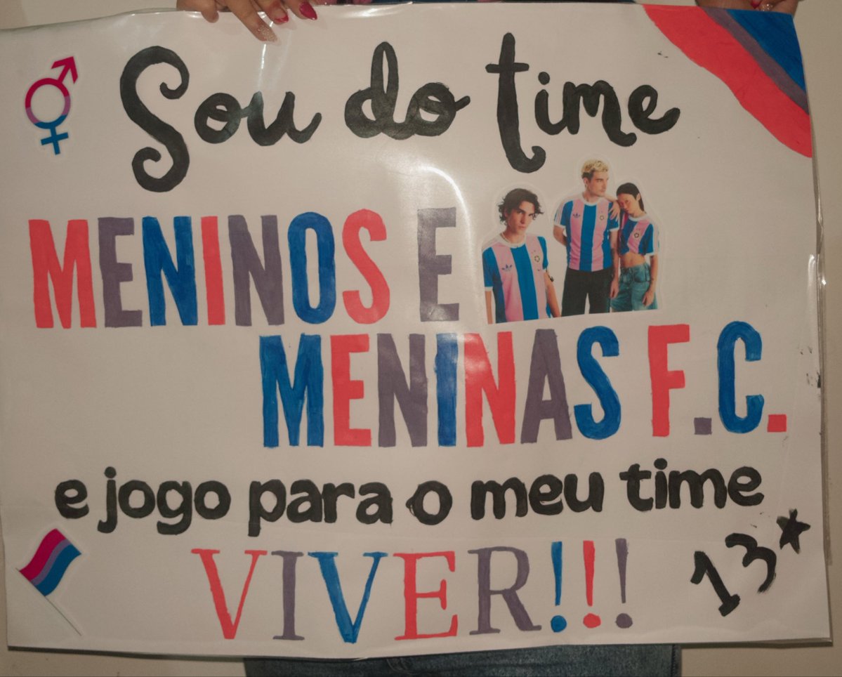 teuamrdfimdfest's tweet photo. meu cartazz https://t.co/ryGelC6yzW