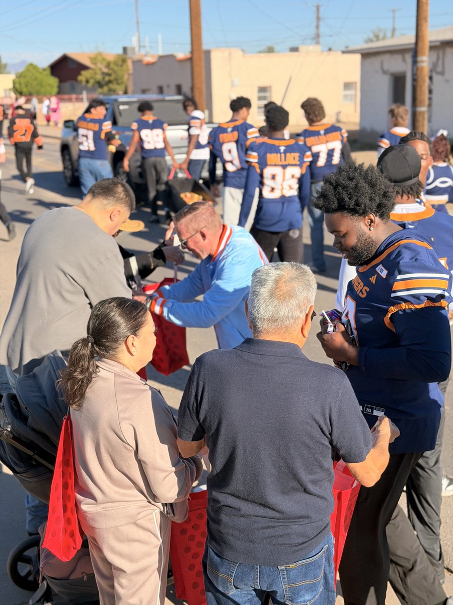 UTEPFB's tweet photo. Great time at Speaking Rock’s Red Ribbon Block Party! 

#PicksUp | #UnityIsTheSecret https://t.co/bJxajiZOO3