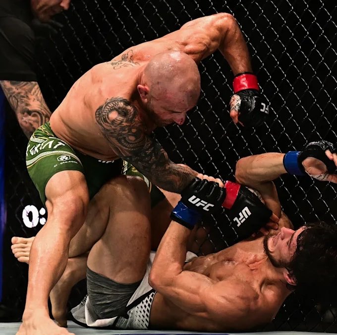 realOctagonWire's tweet photo. Movsar Evloev released from UFC following knockout loss to Alexander Volkanovski in featherweight title fight.

Dana White: “If you’re 20-1 with ten UFC wins and don’t get re-signed, there’s definitely a reason.”

Follow: @TheOctagonWire https://t.co/9frfcHqOdQ